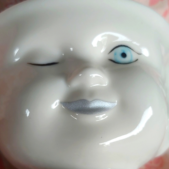 🍀Limited Edition Baileys Irish Winking Lady Ceramic Cup signed by Helen Hunt - Picture 11 of 12